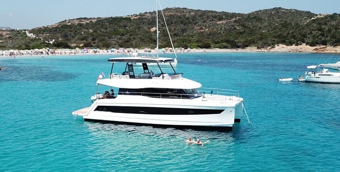 Fountaine Pajot My 44 Cover